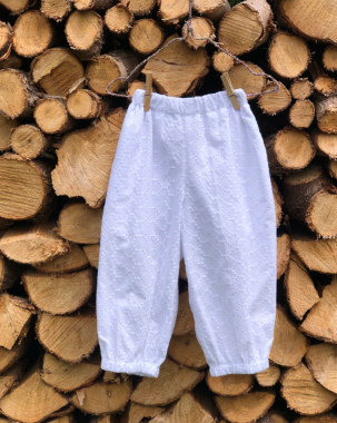 Pantalón blanco perforado MIA Y LIA